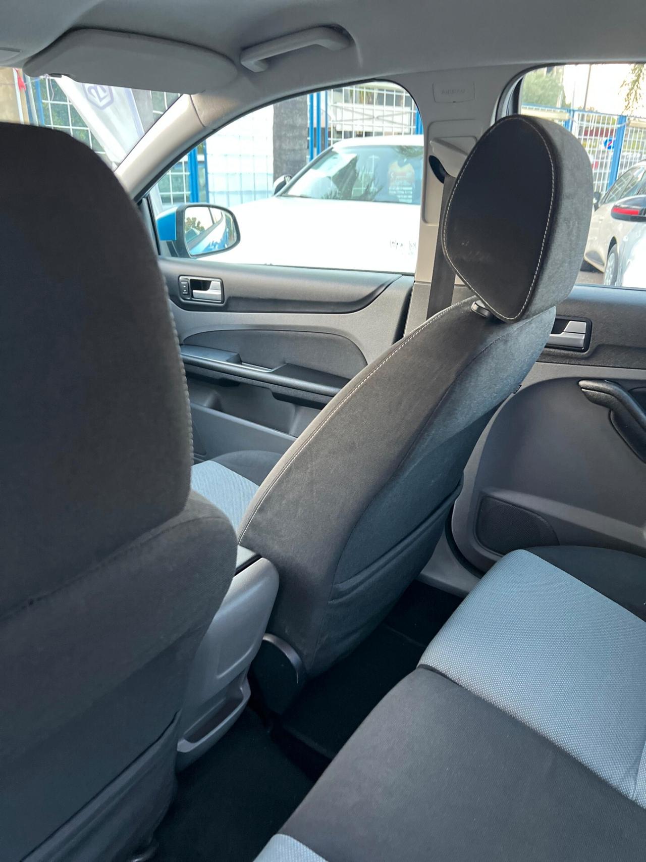 Ford Focus 1.6 TDCi (110CV) 5p. Tit. DPF