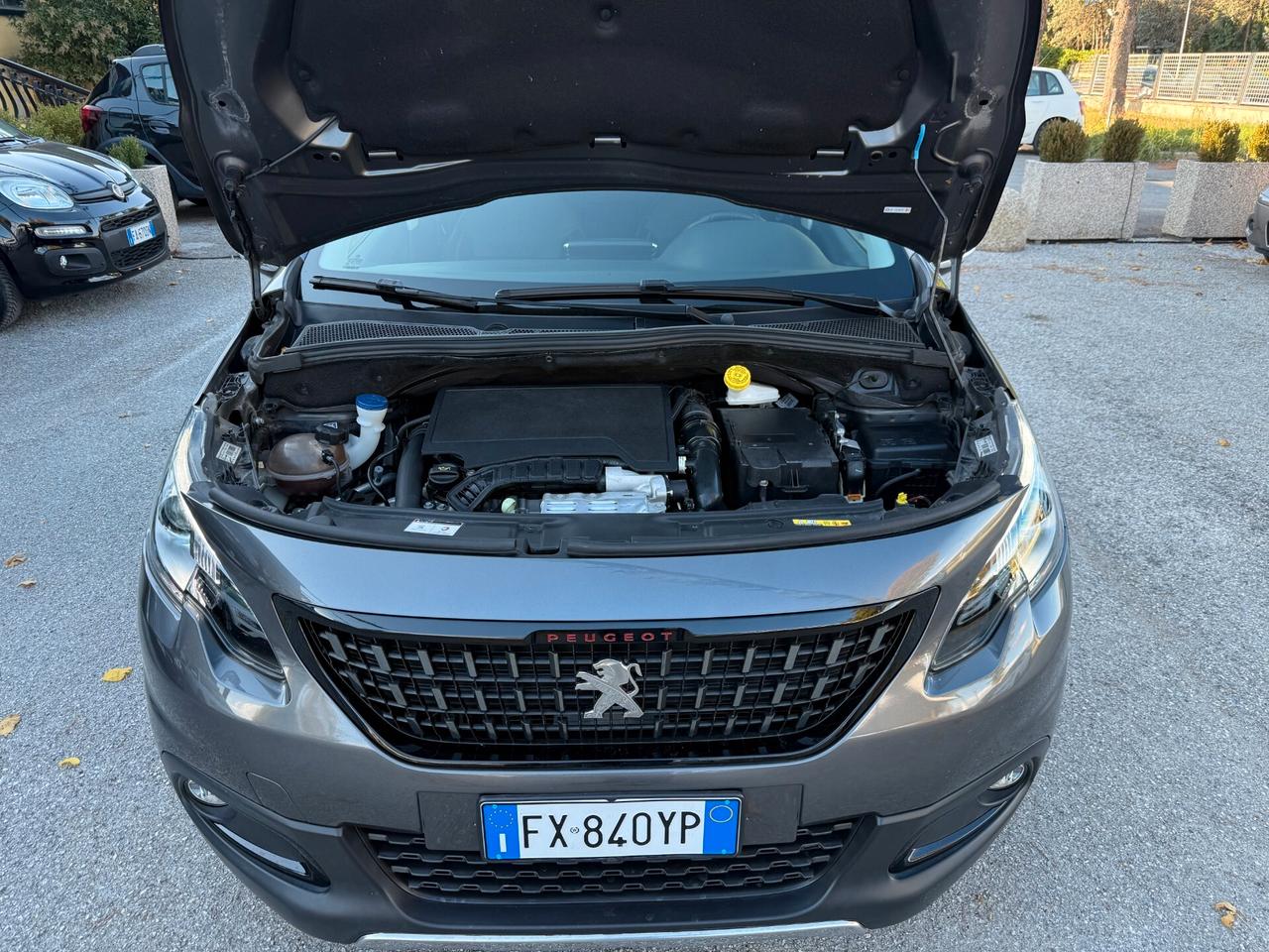 " UNA CHICCA " Peugeot 2008 Pure Turbo GT Line