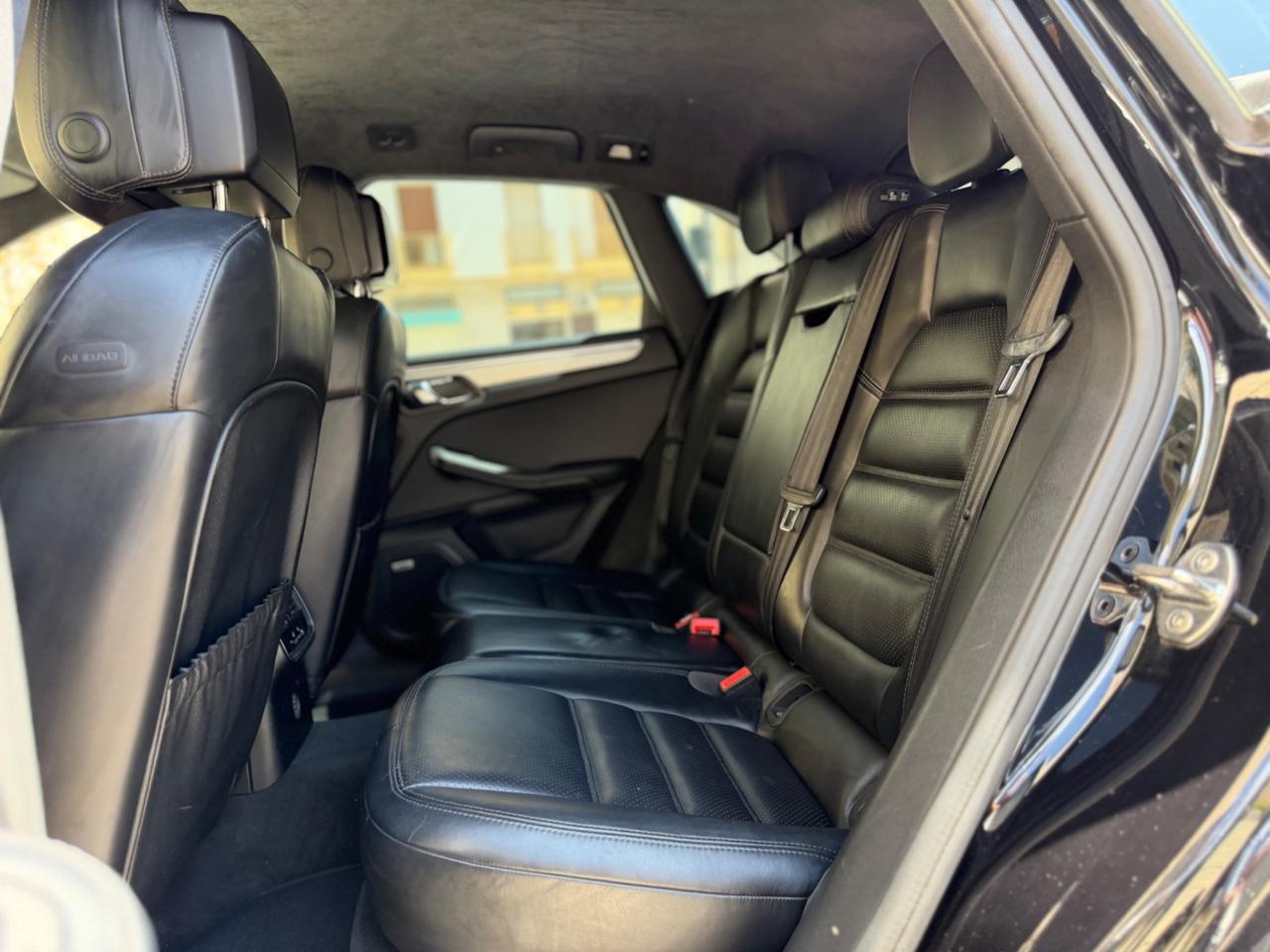 Porsche Macan TURBO 3.6 V6 400 CV PDK BOSE VENTILATI
