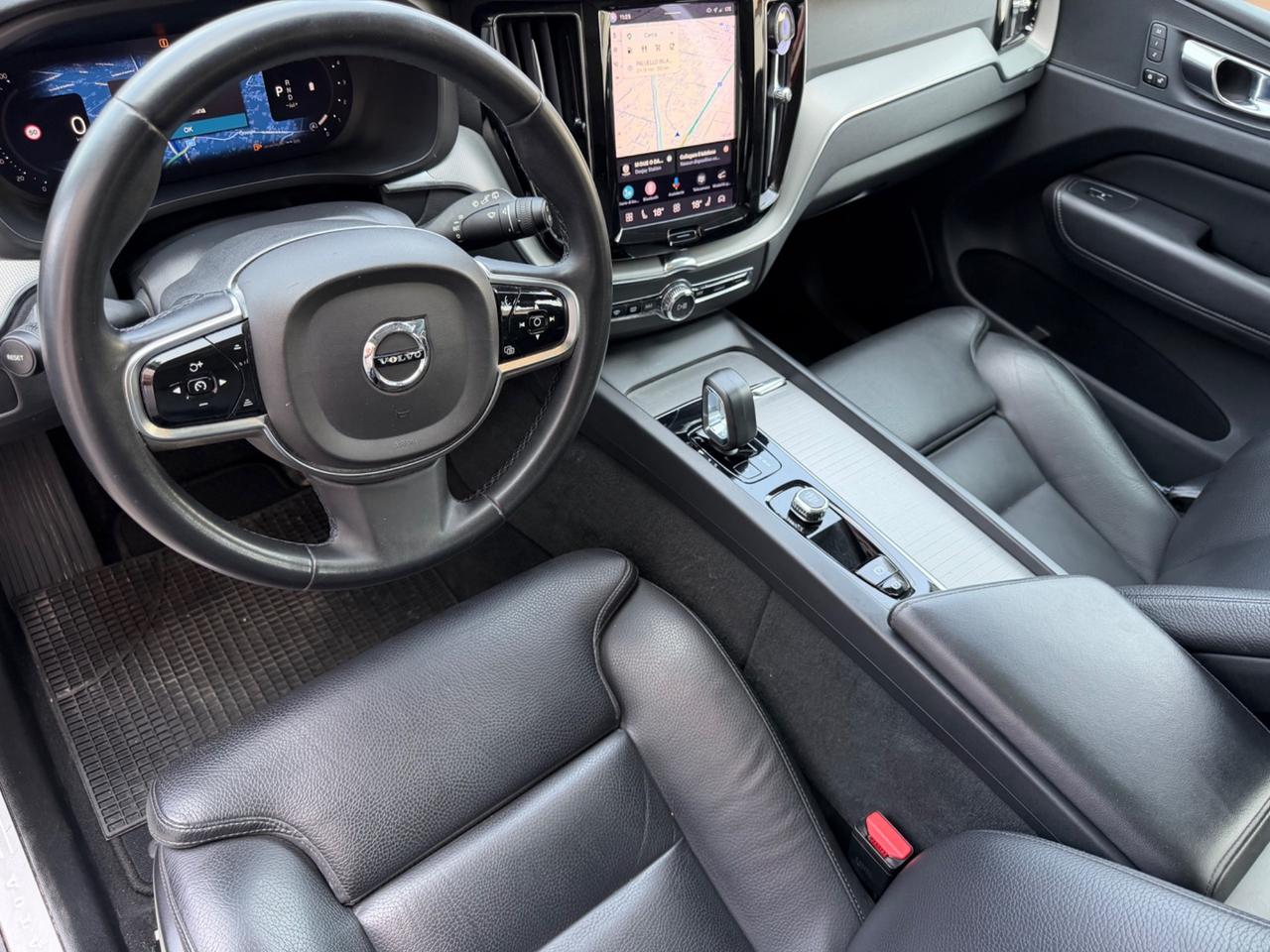 Volvo XC 60 XC60 B4 (d) automatico Plus Dark