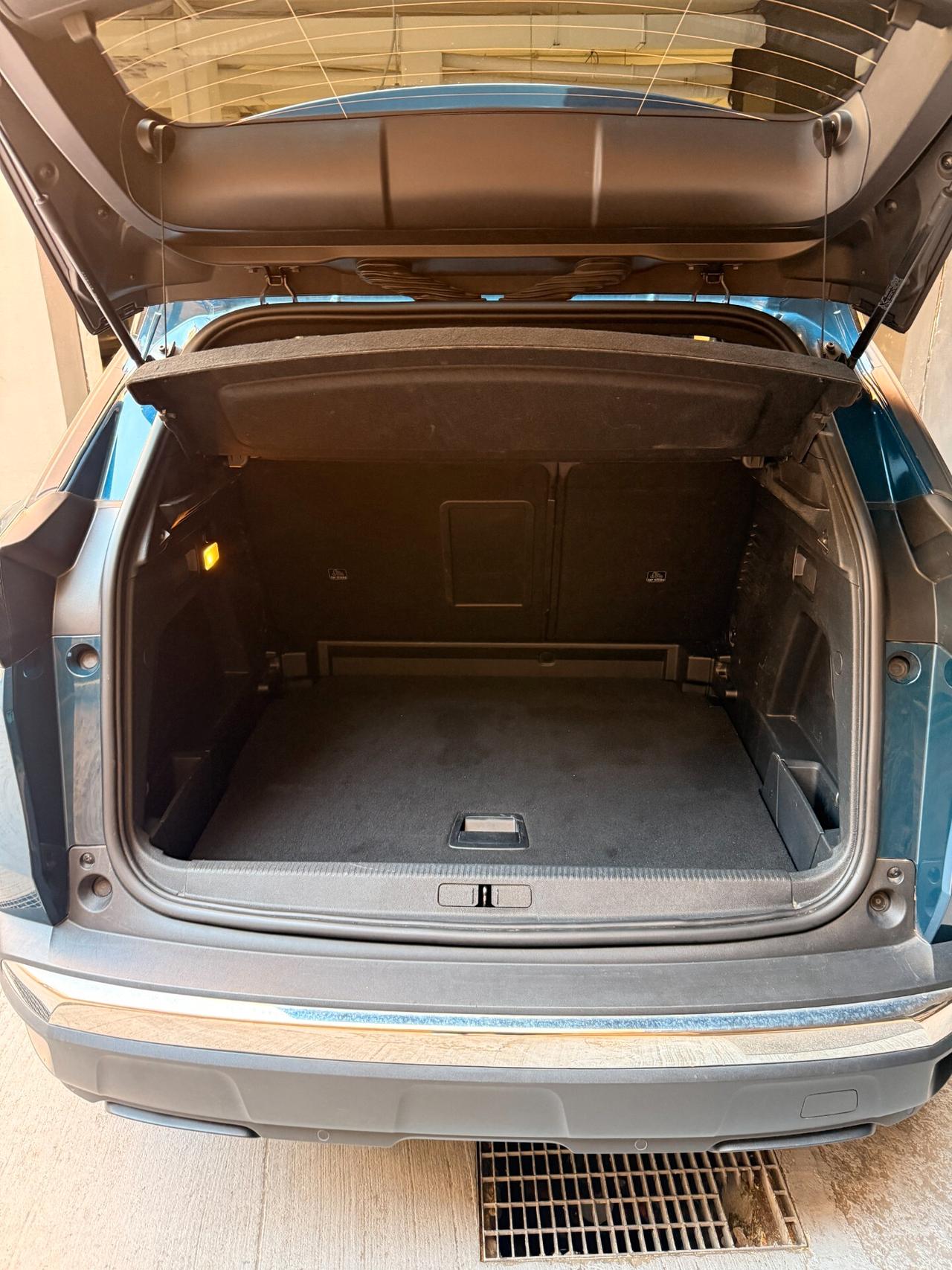 PEUGEOT 3008 1.5 BLUEHDI ALLURE PACK S&S 130CV EAT8 – GARANZIA 12 MESI