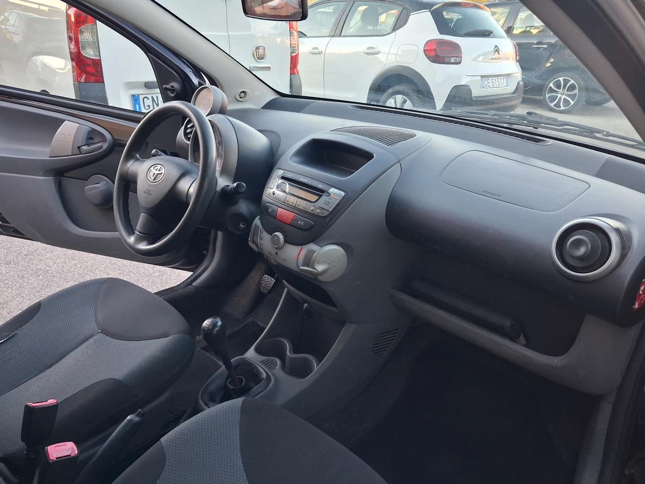 Toyota Aygo 1.0 12V VVT-i 5 porte Sol
