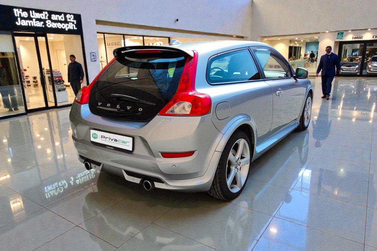 VOLVO C30 D3 R-design