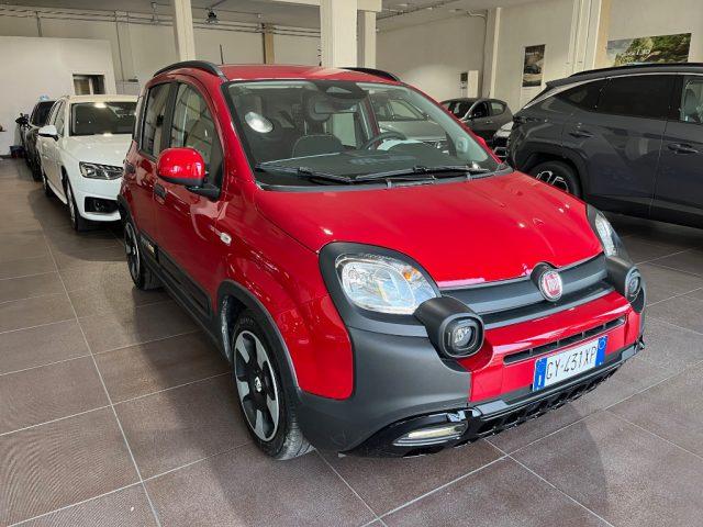 FIAT Panda 1.0 CROSS Hybrid Pandina