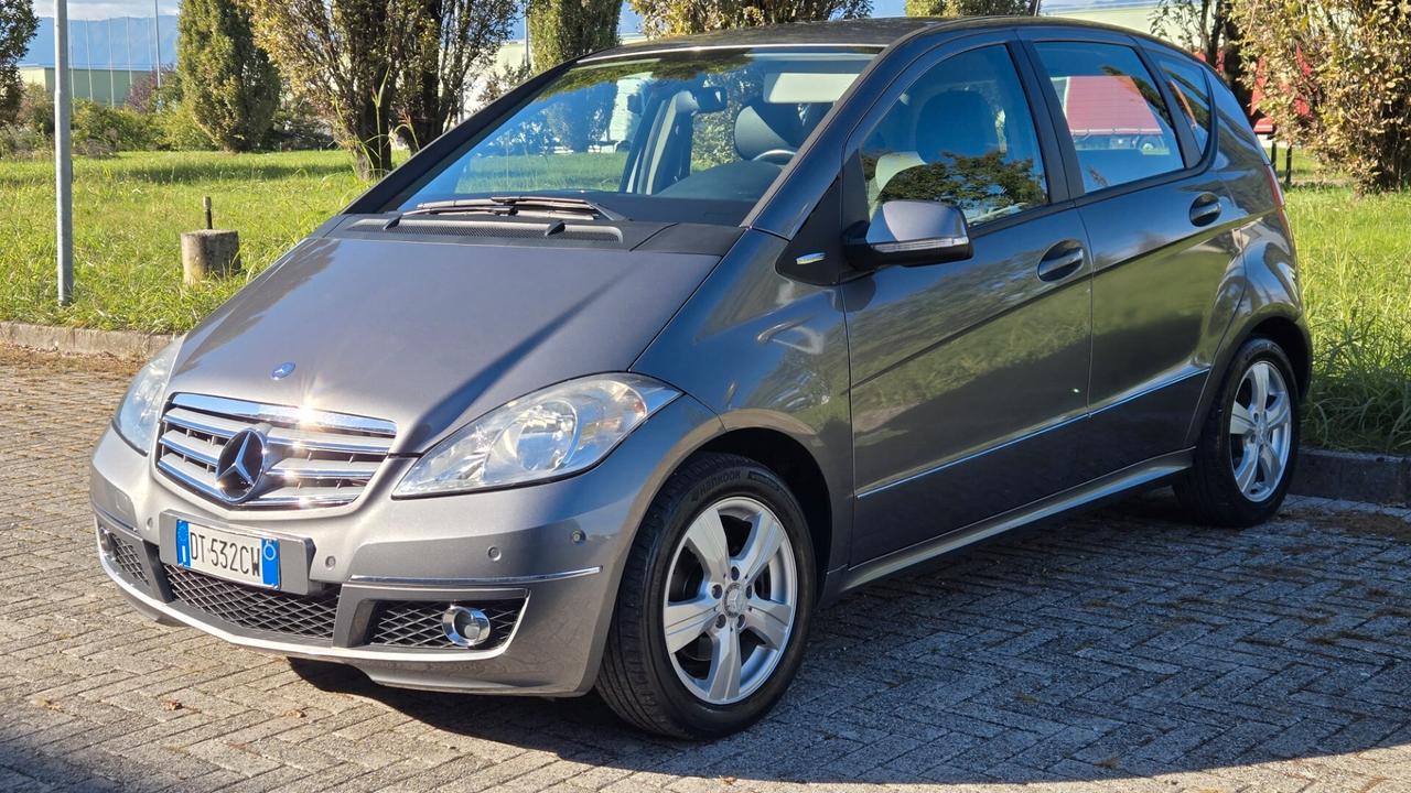 Mercedes-benz A 170 150 BlueEFFICIENCY Coupé Avantgarde