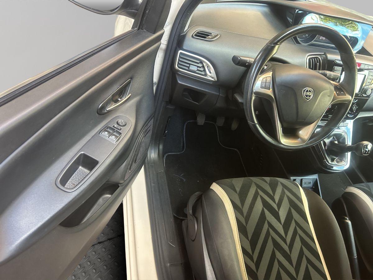 LANCIA - Ypsilon - 1.3 MJT 95 CV 5p. S&S NAVI Opening Ed