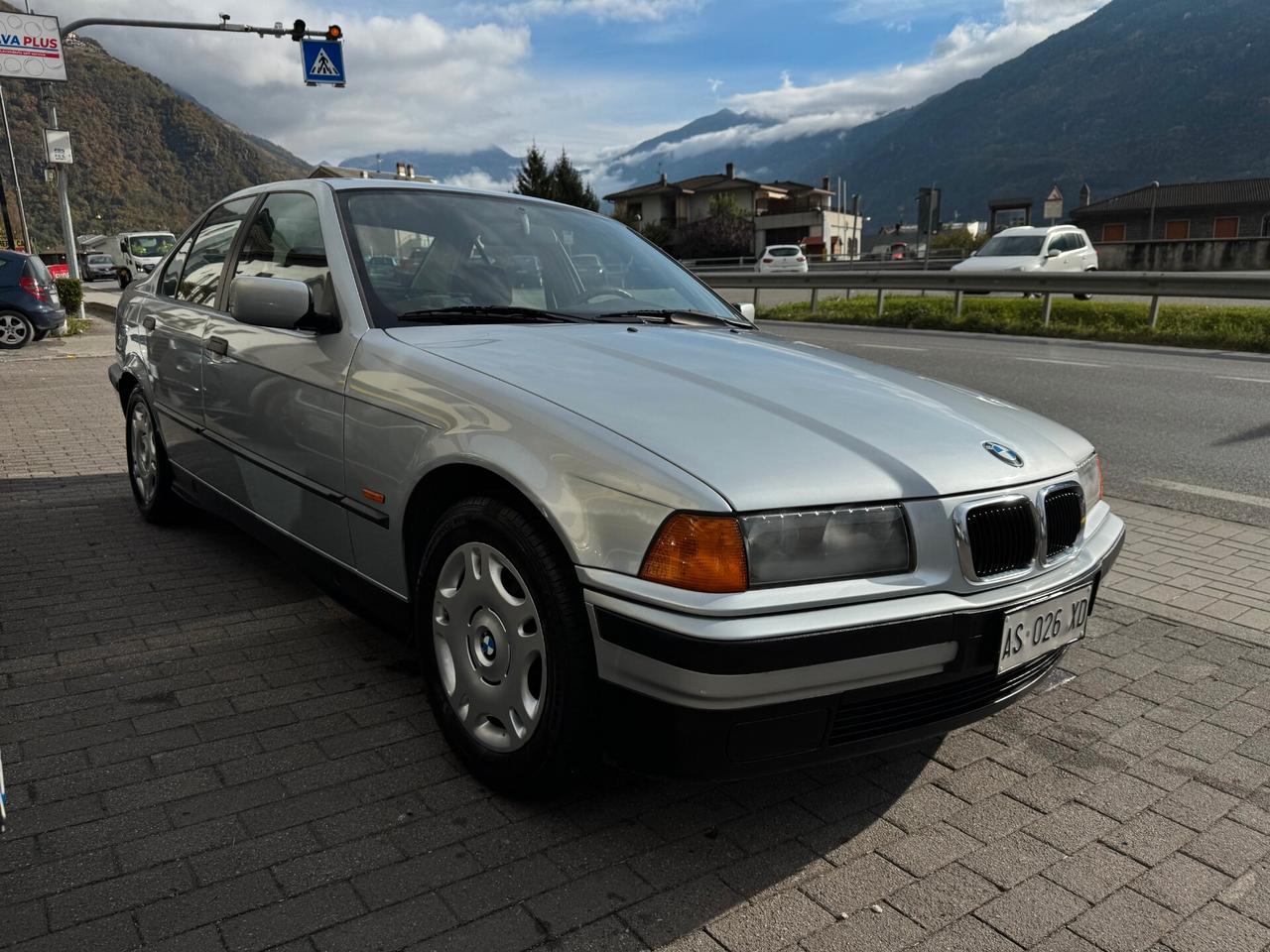 BME 318i Serie 3 E36 UNICOPROPRIETARIO MANUALE