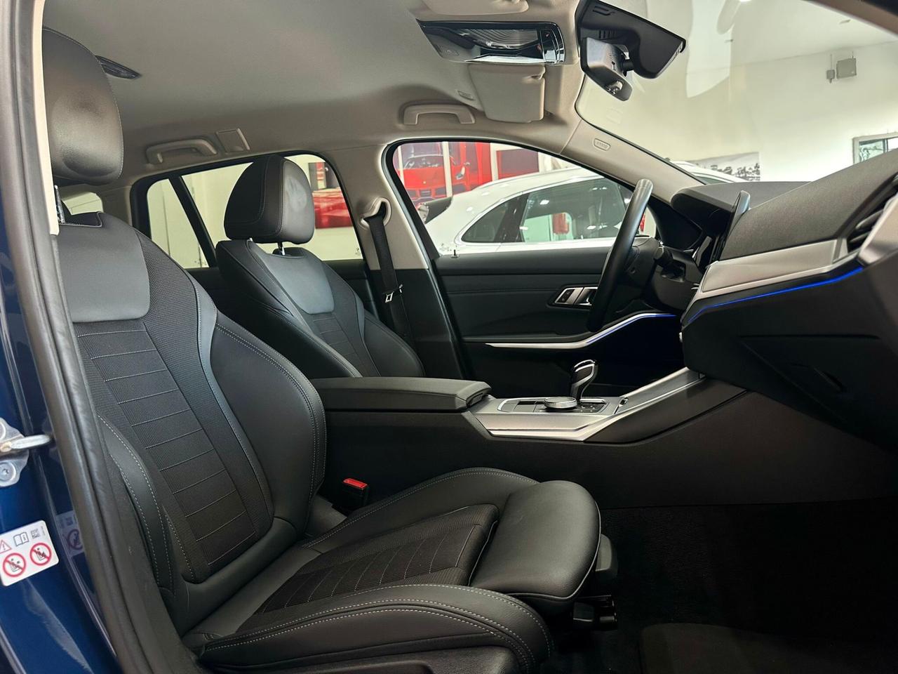 BMW 318 d 48V Touring Sport LED AMBIENT
