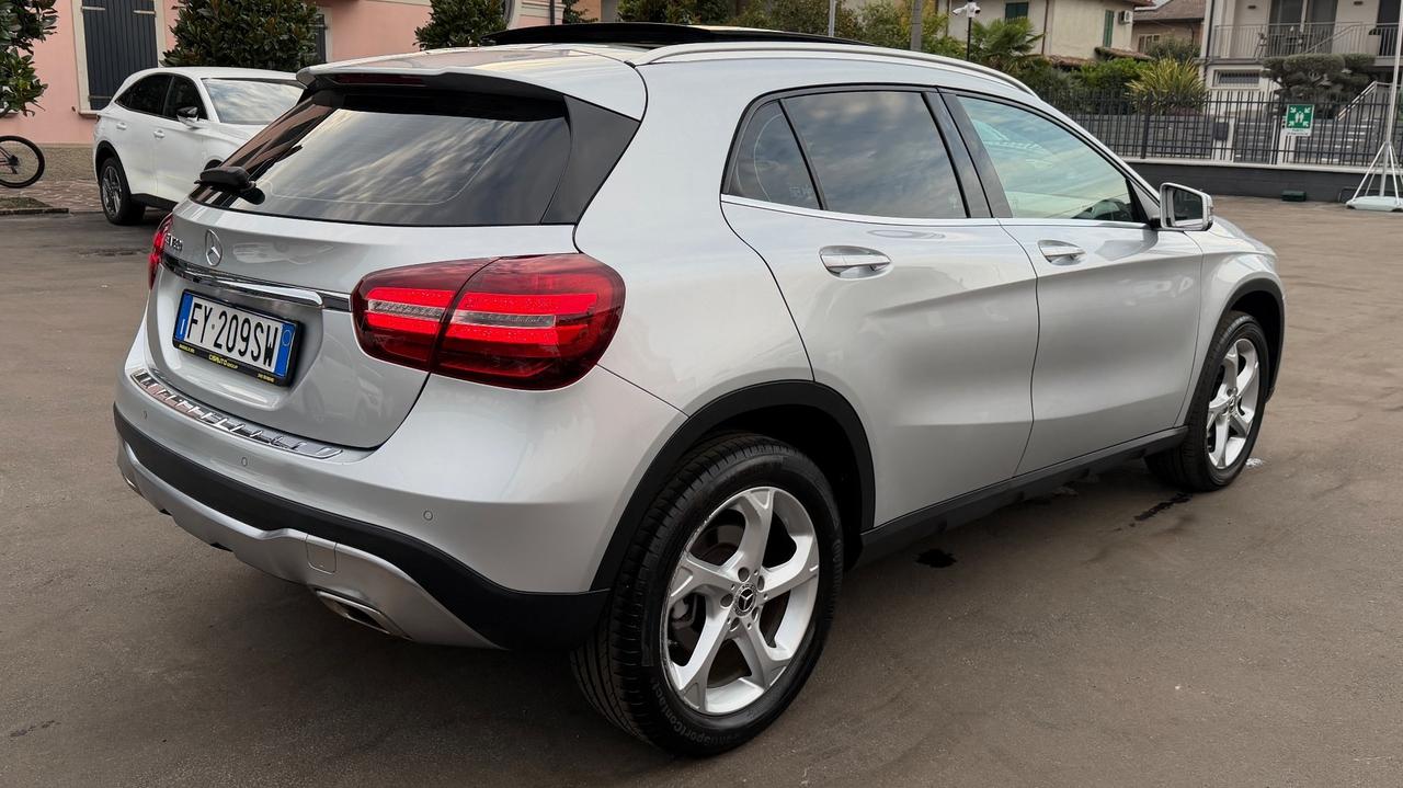 MERCEDES-BENZ GLA 180 1.6 PREMIUM AT7 122CV - FULL LED, PELLE, TETTO, NEOPATENTATI
