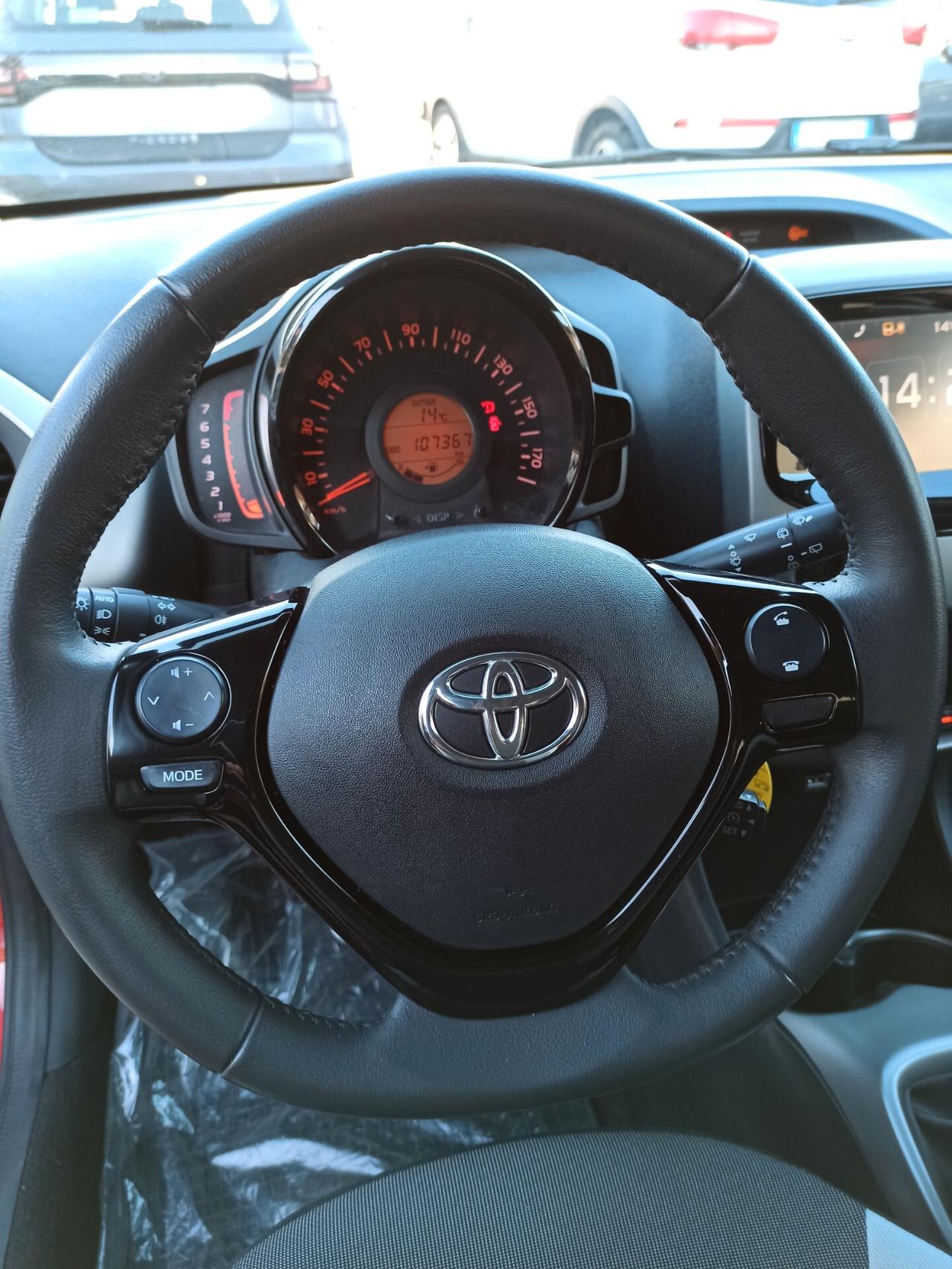 Toyota Aygo 1.0 VVT-i 69 CV 3 porte x-clusiv