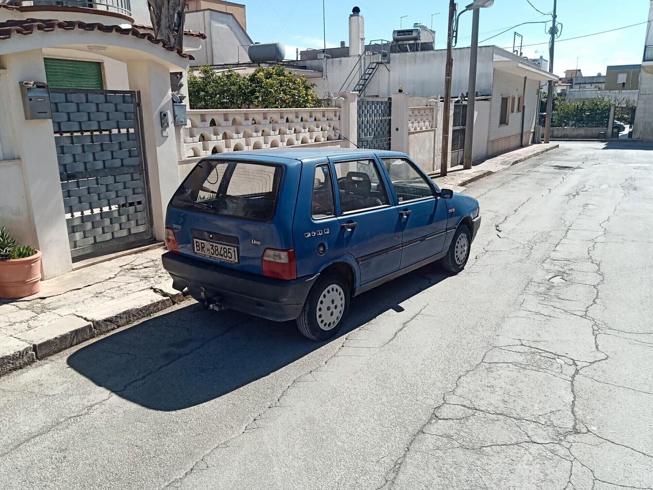 Fiat Uno 1.0 i.e. cat 5 porte (non paga pi&amp;amp;amp;ugrave; il bollo) gancio traino