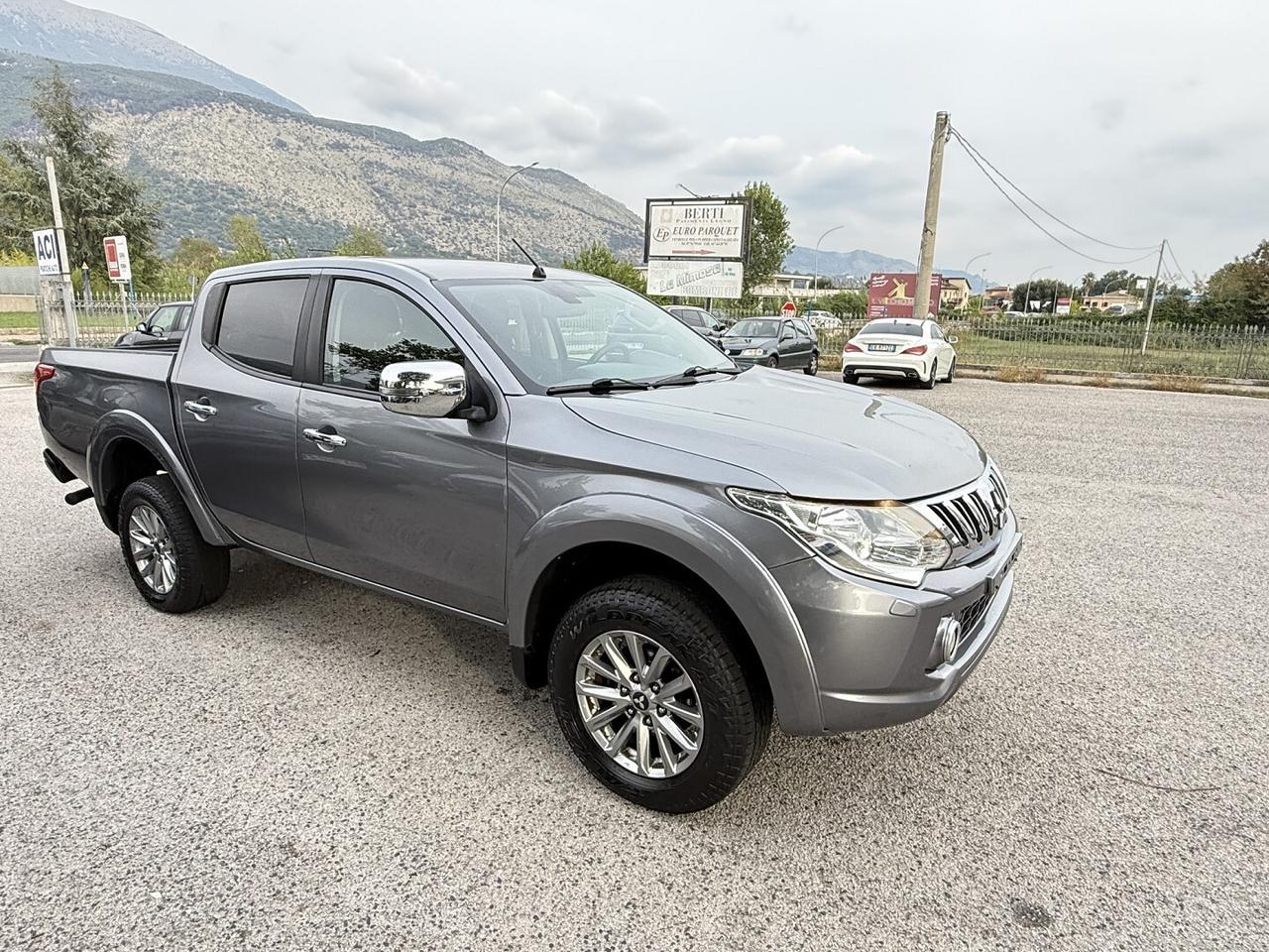 MITSUBISHI L200 DOPPIA CABINA 4X4 CAMBIO MANUALE