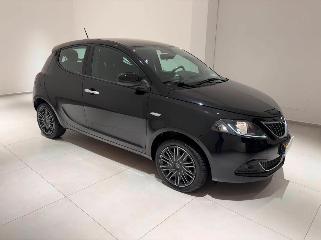 Lancia Ypsilon III 1.0 firefly hybrid Gold s&s 70cv 5p.ti