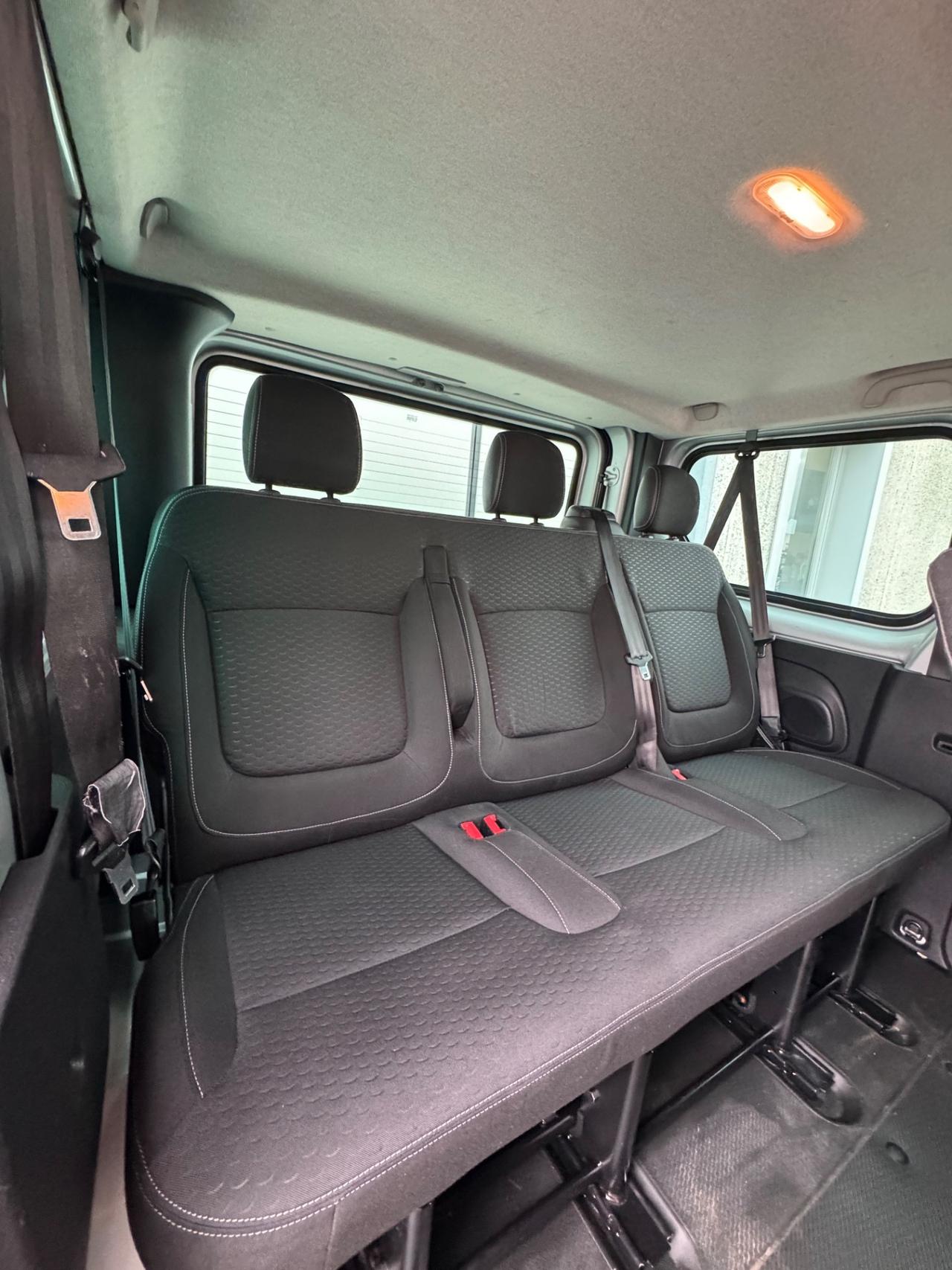 Opel Vivaro 9 posti