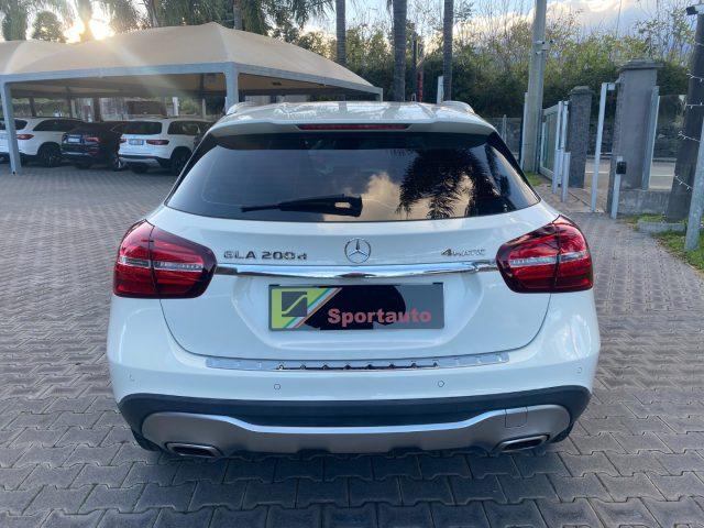 MERCEDES-BENZ GLA 200 d Automatic 4Matic Sport