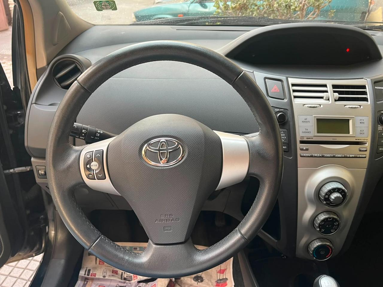 Toyota Yaris 1.0 3 porte Sol