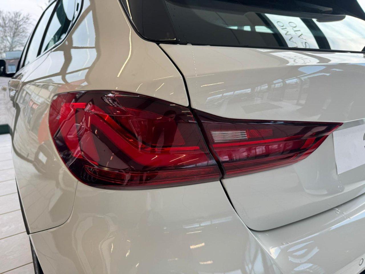 BMW 118 118i ColorVision Edition 136cv auto