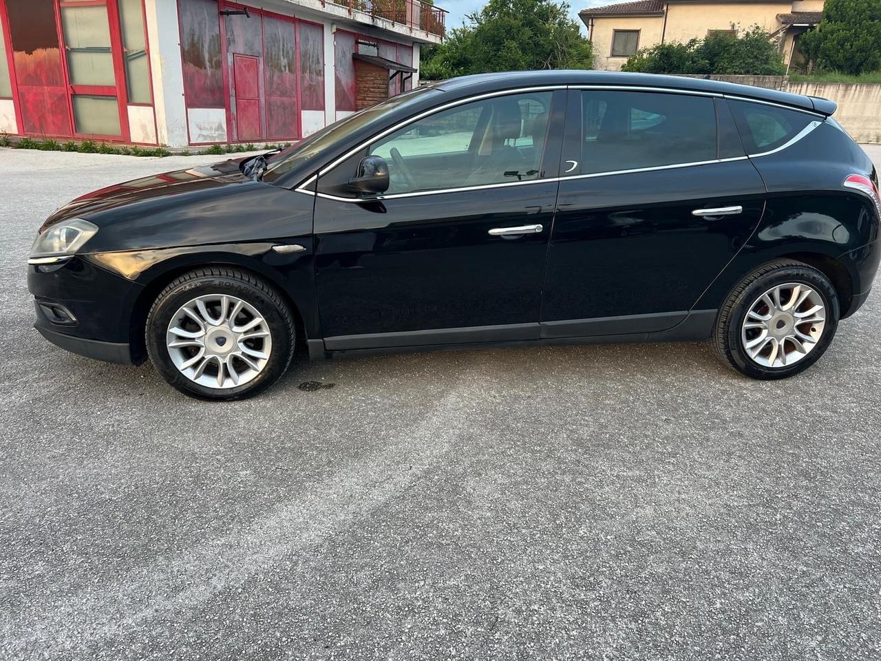 Lancia Delta 1.6 MJT DPF Argento