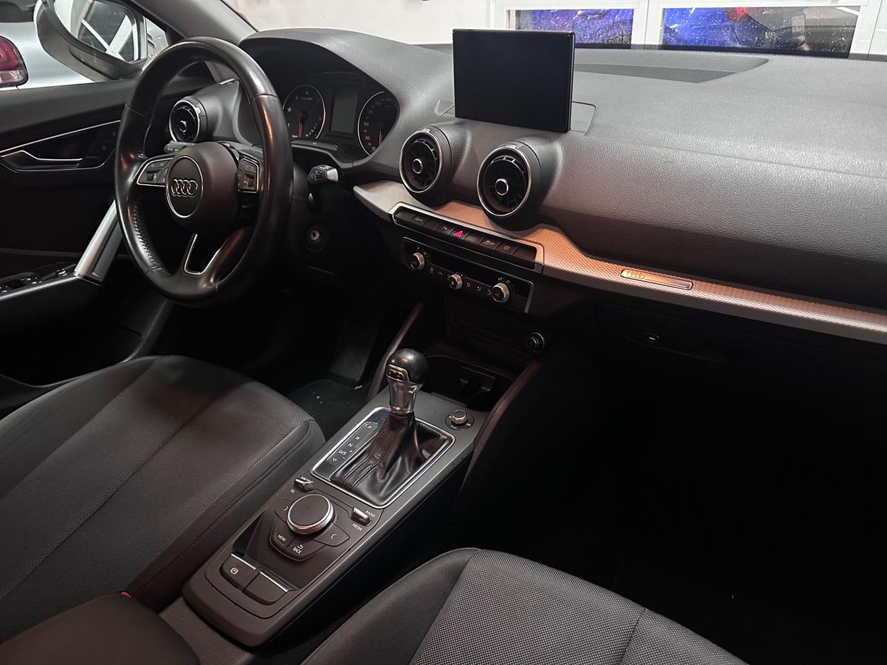 Audi Q2 35 TDI S tronic Business Design