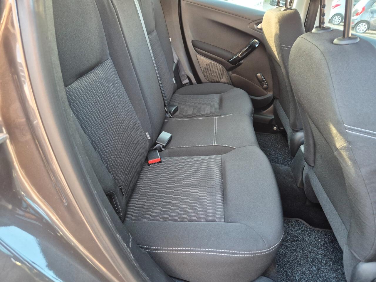 Peugeot 208 PureTech 82 5p. GPL Allure