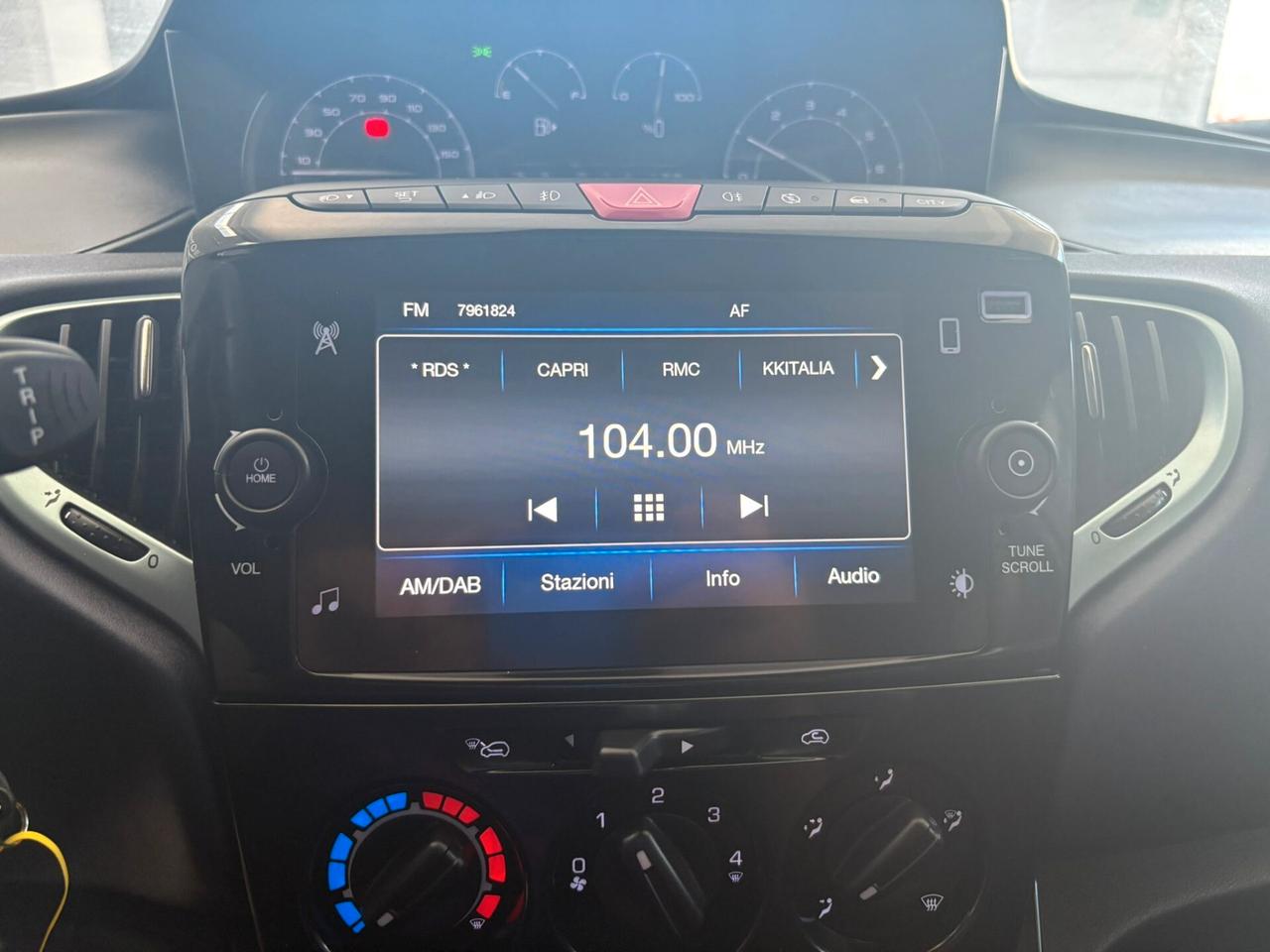 Lancia Ypsilon 1.0 FireFly 5 porte S&S Hybrid Gold Plus