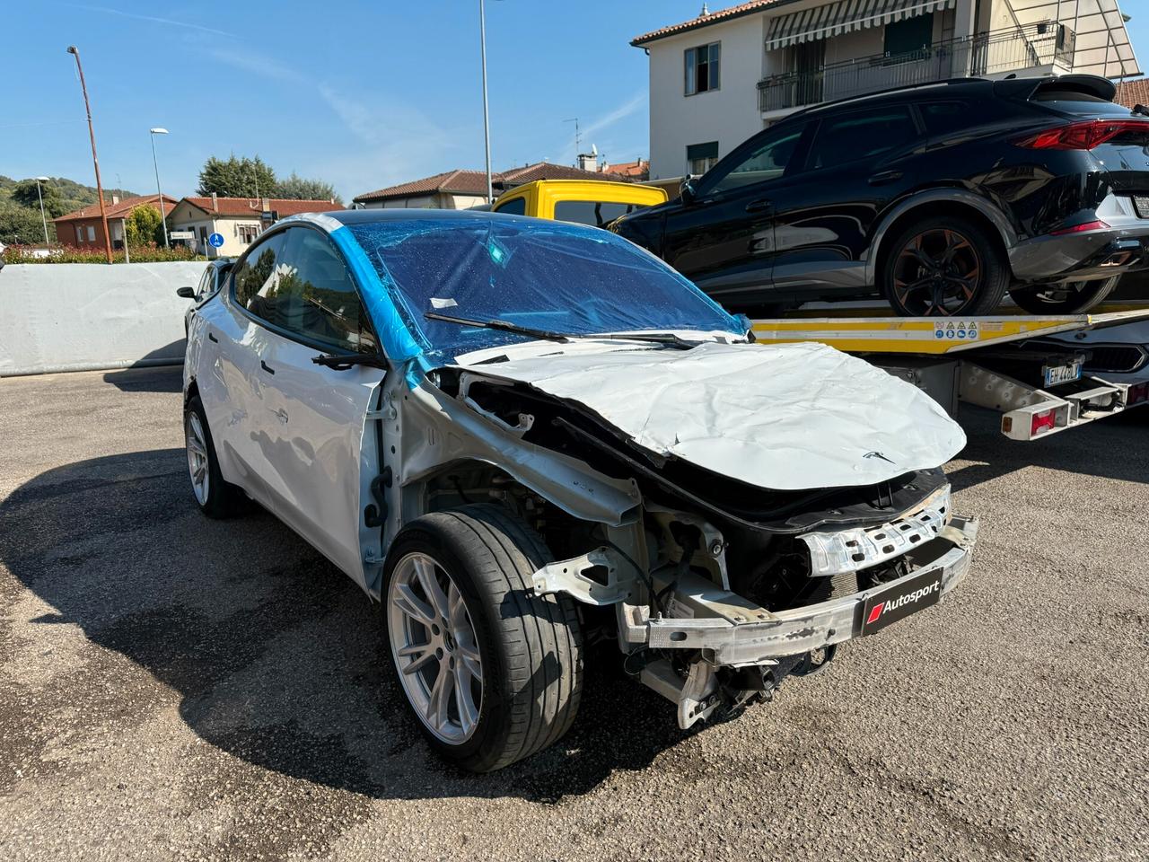 Tesla Model Y Long Range Dual motor ! incidentata