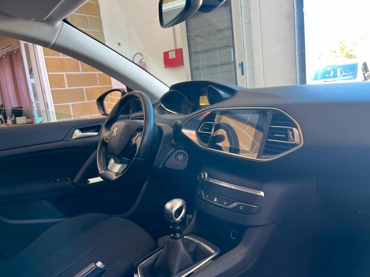 Peugeot 308 BlueHDi 120 S&S Business 2017