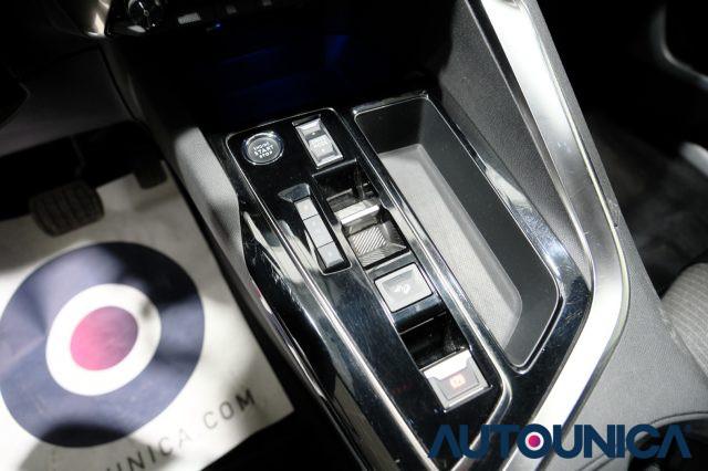 PEUGEOT 3008 HYBRID4 300 E-EAT8 ALLURE PACK