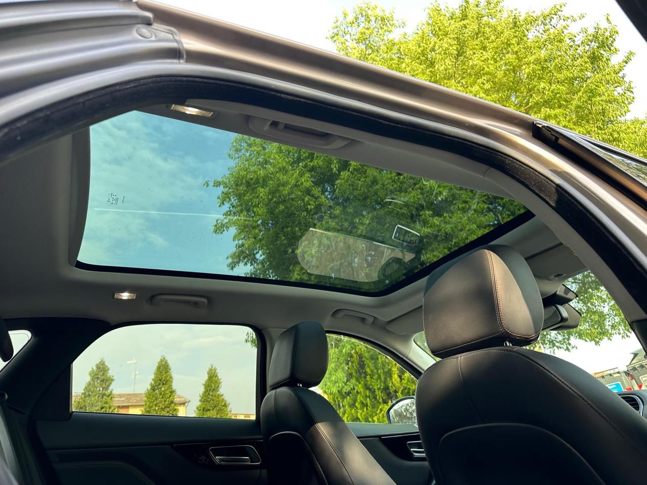 Jaguar F-Pace 2.0 D 180 CV AWD aut. R-Sport