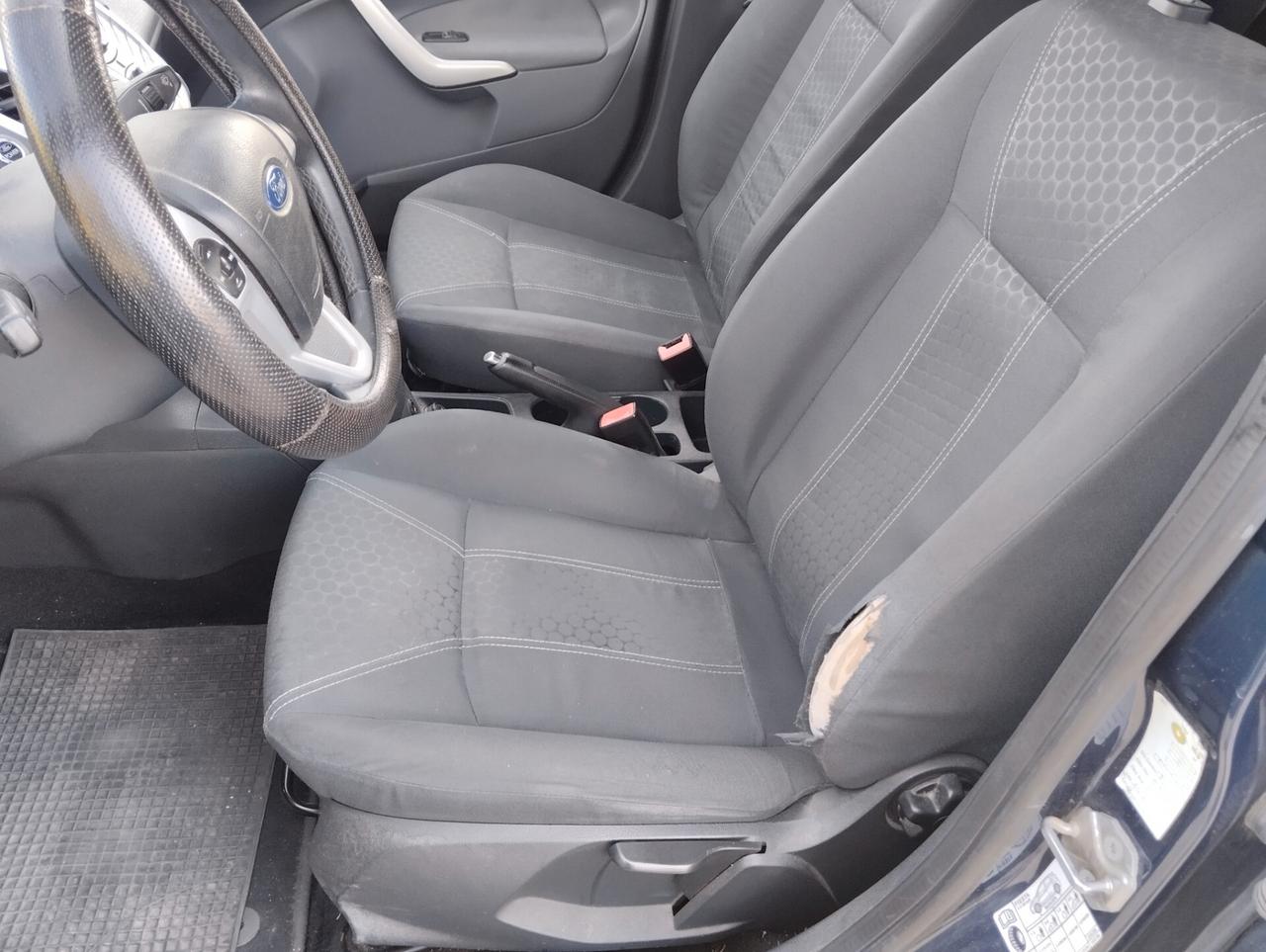 Ford Fiesta 1.2 5p. Bz.- GPL Titanium Bs. - PER COMMERCIANTI