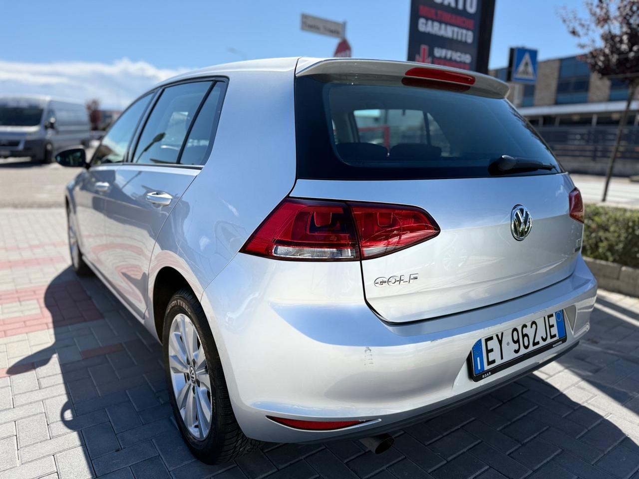 Volkswagen Golf 1.6 TDI DSG 5p. Comfortline BlueMotion Tech.