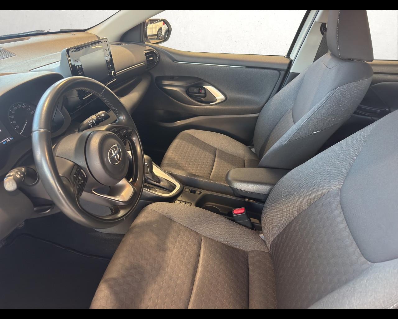 TOYOTA Yaris 4ª serie - Yaris 1.5 Hybrid 5 porte Business