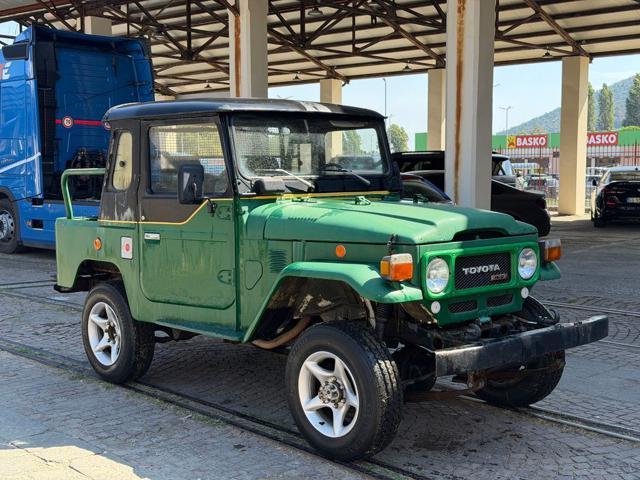 TOYOTA Land Cruiser BJ40