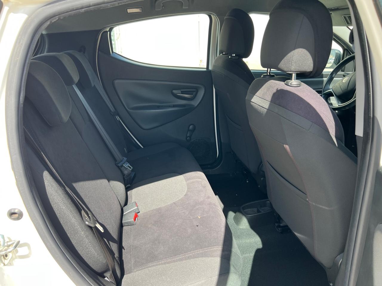 Lancia Ypsilon 1.3 MJT 16V 95 CV 5 porte 2014