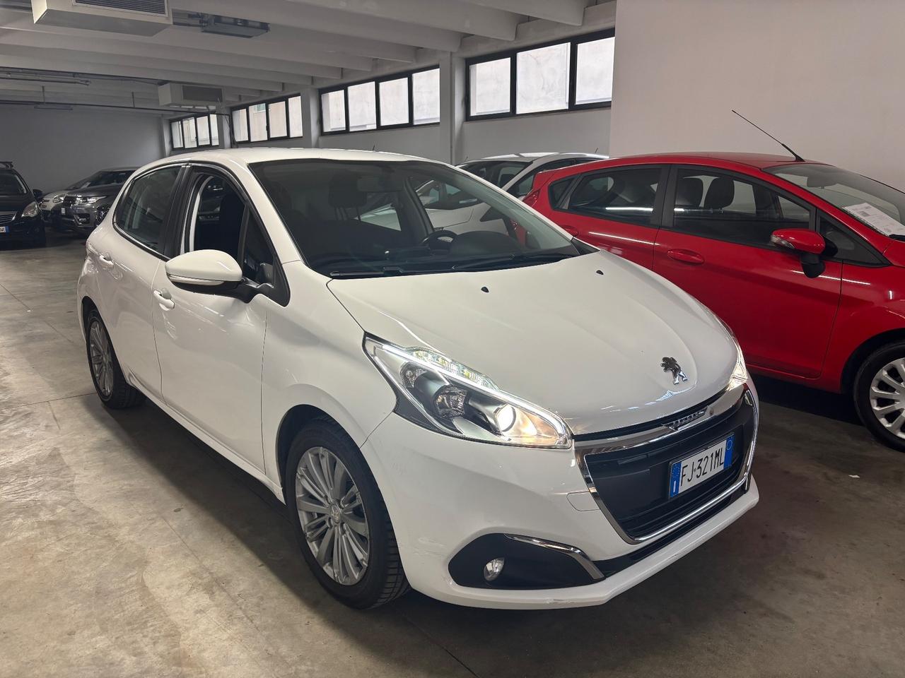 Peugeot 208 1.6 hdi Allure | OK NEOPATENTATI |