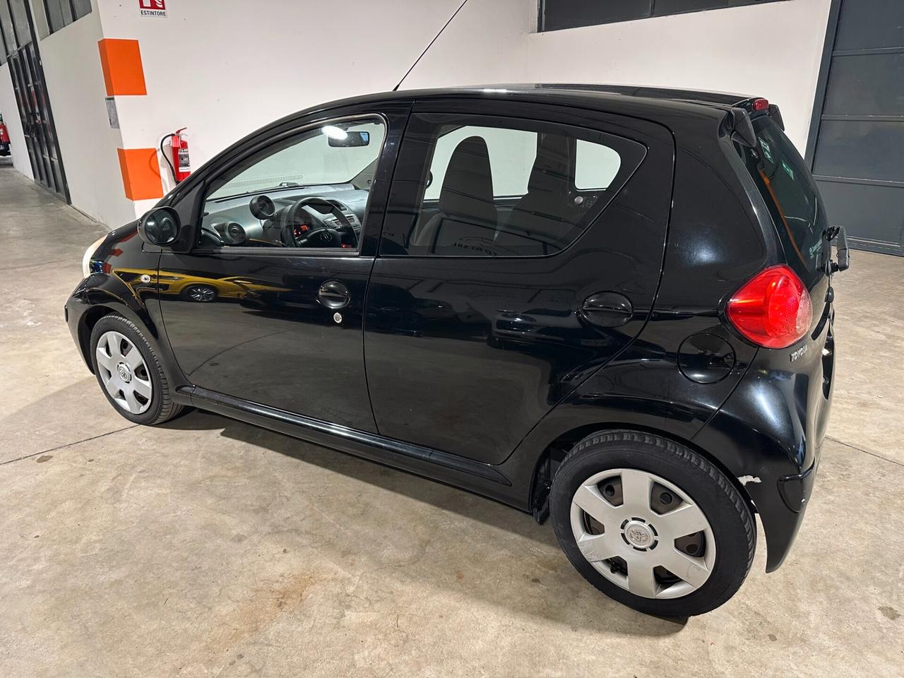 Toyota Aygo 1.0 5 PORTE-CLIMATIZZATORE