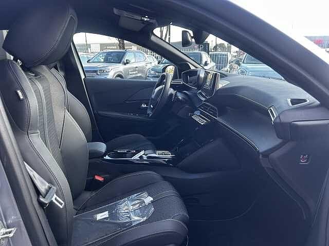 Peugeot 208 1.2 Hybrid 100cv E-DCS6 GT+DRIVE ASSIST KM ZERO