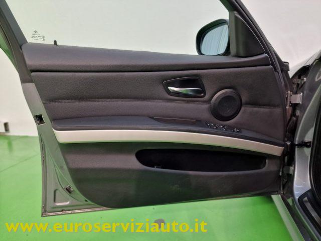 BMW 320 i cat Touring Attiva