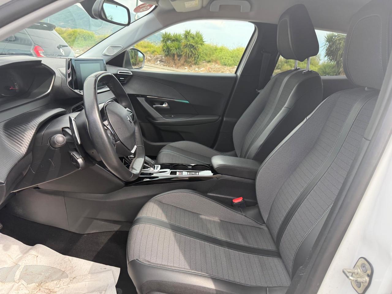 Peugeot 2008 BlueHDi 130 S&S EAT8 Allure