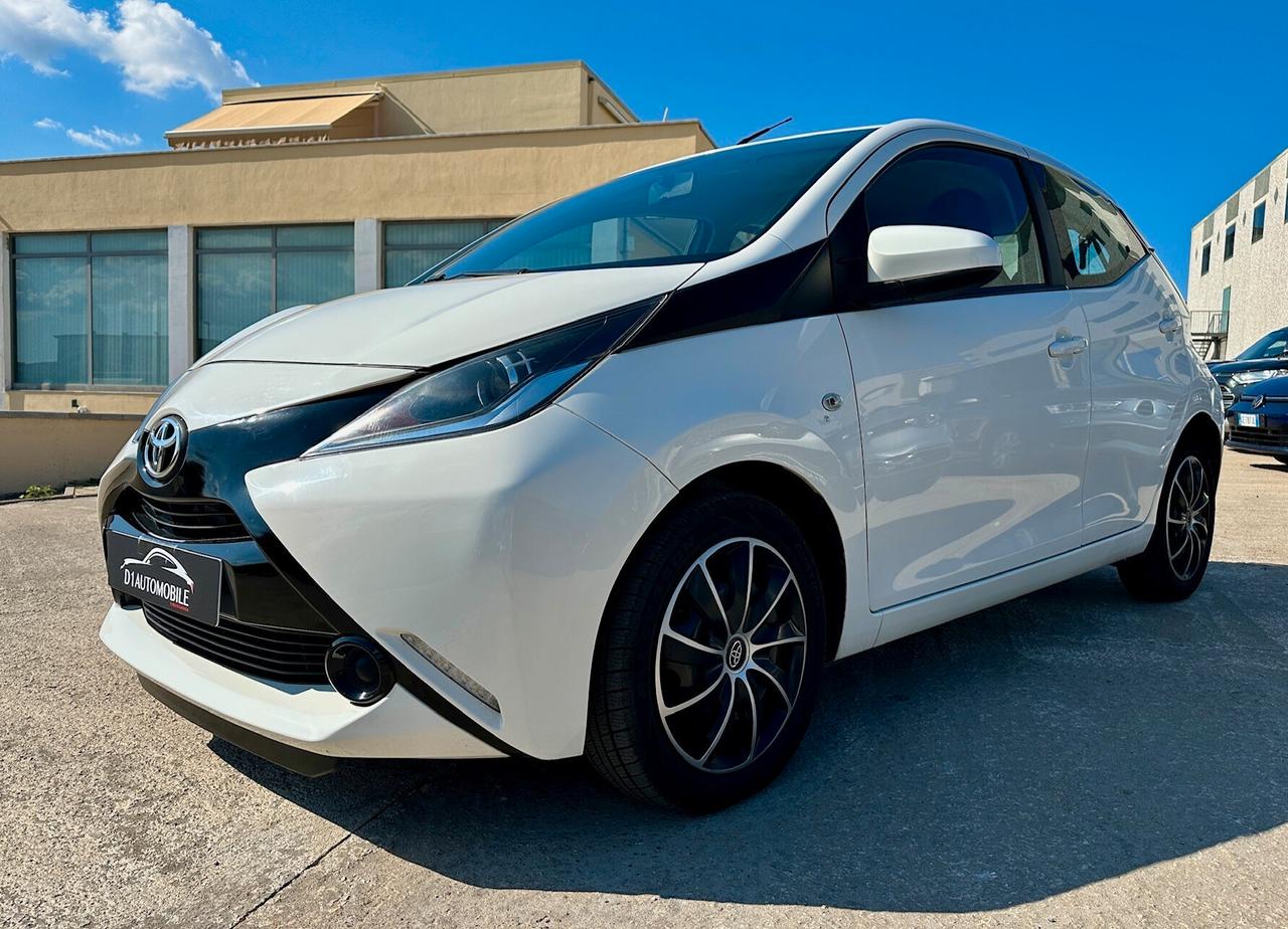 Toyota Aygo 1.0 VVT-i 69 CV 5 porte x-play