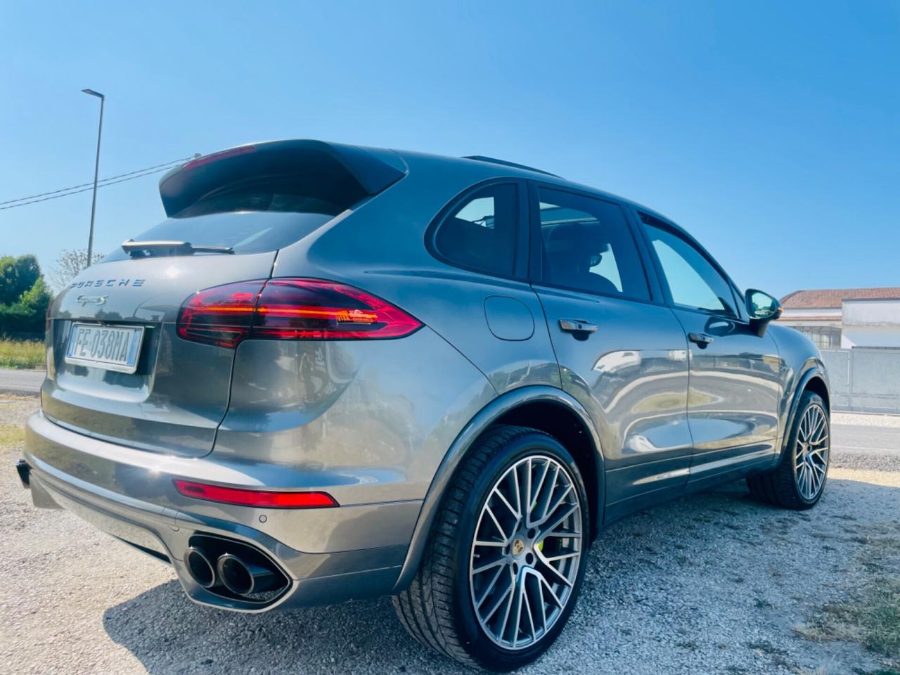 Porsche Cayenne 3.0 S E-Hybrid Platinum Edition