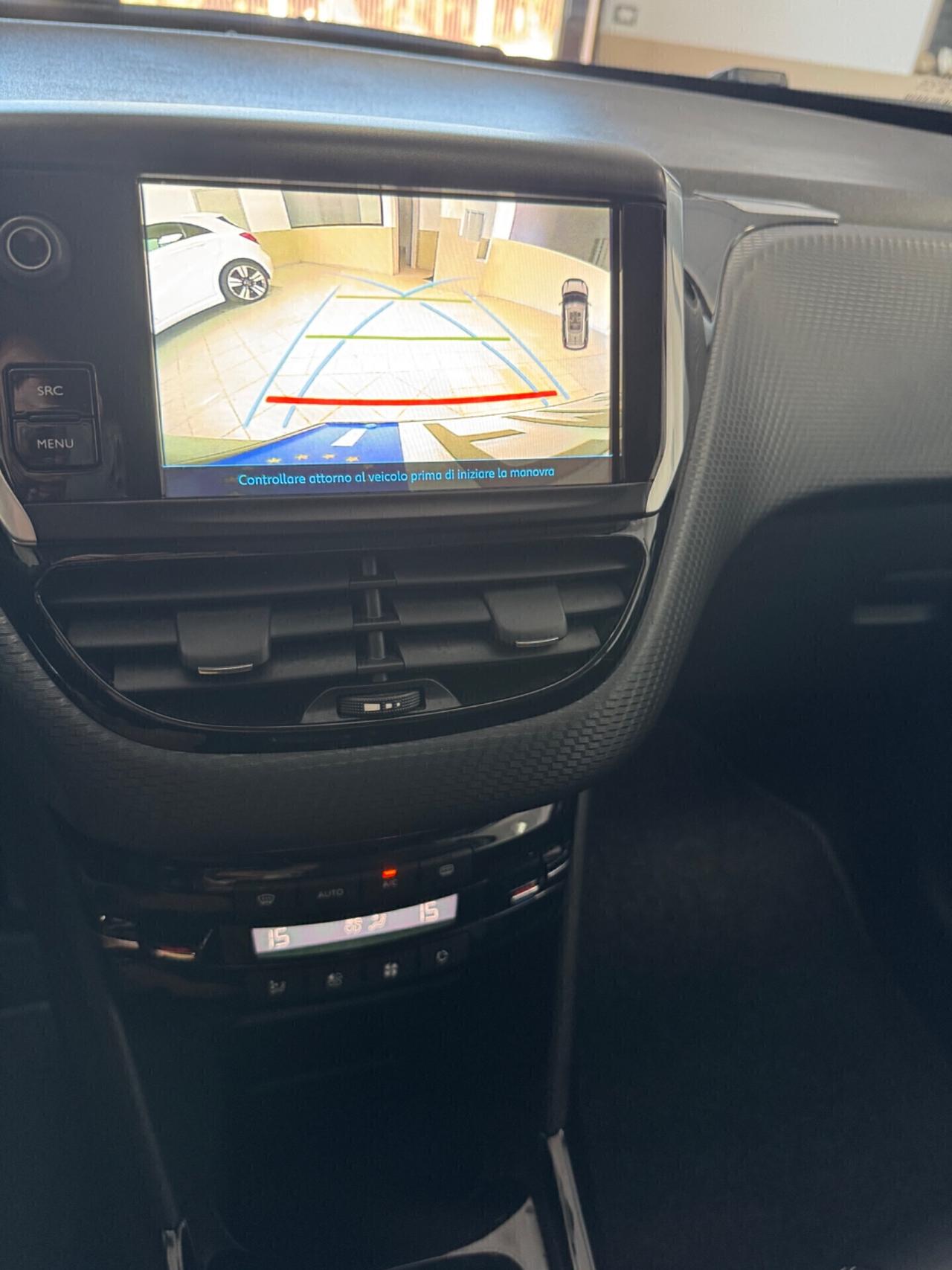 Peugeot 2008 1.6 HDI 100 CV Allure