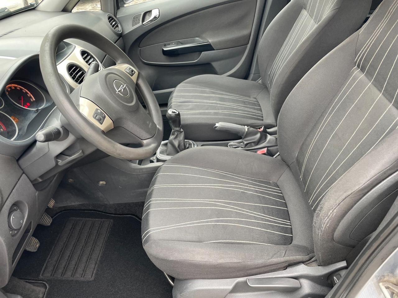 Opel Corsa 1.2 5 porte Cosmo