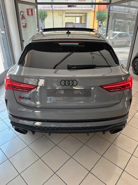 Audi Q3 RS Q3 Sportback 2.5 TFSI quattro