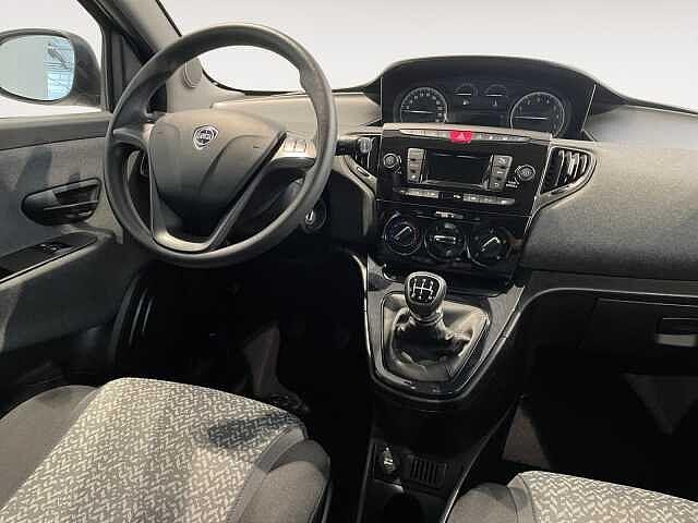 Lancia Ypsilon 1.2 69CV GPL Ecochic Silver - NEOPATENTATI