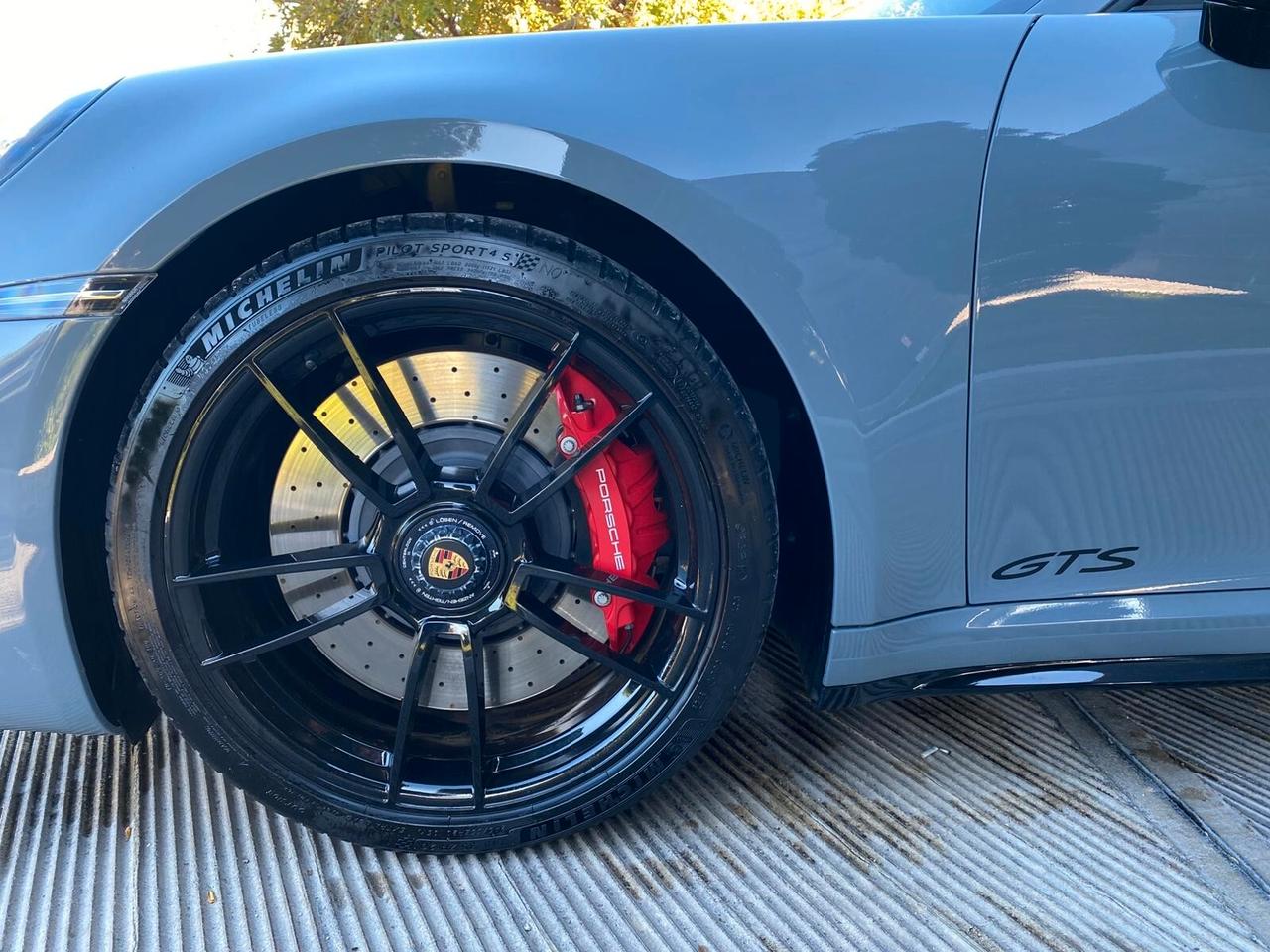 Porsche 911 Carrera 4 GTS Cabriolet