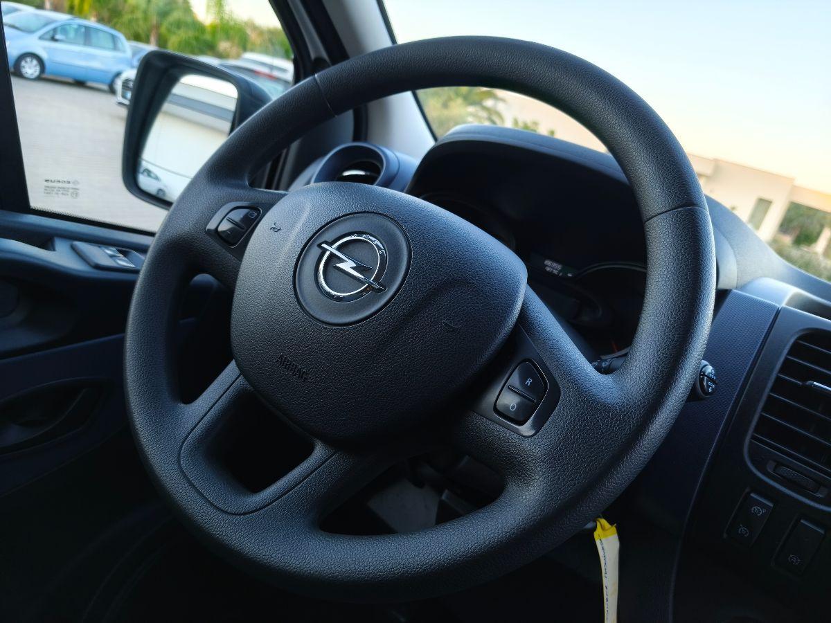 OPEL VIVARO 9 POSTI PASSO LUNGO + GANCIO