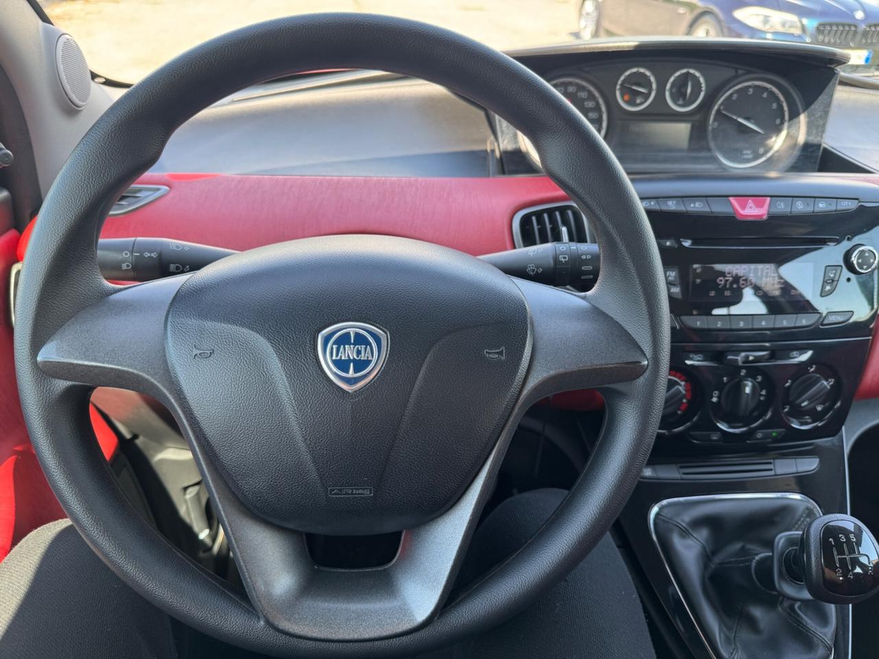 Lancia Ypsilon 1.2 69 CV Ok-Neopatentati