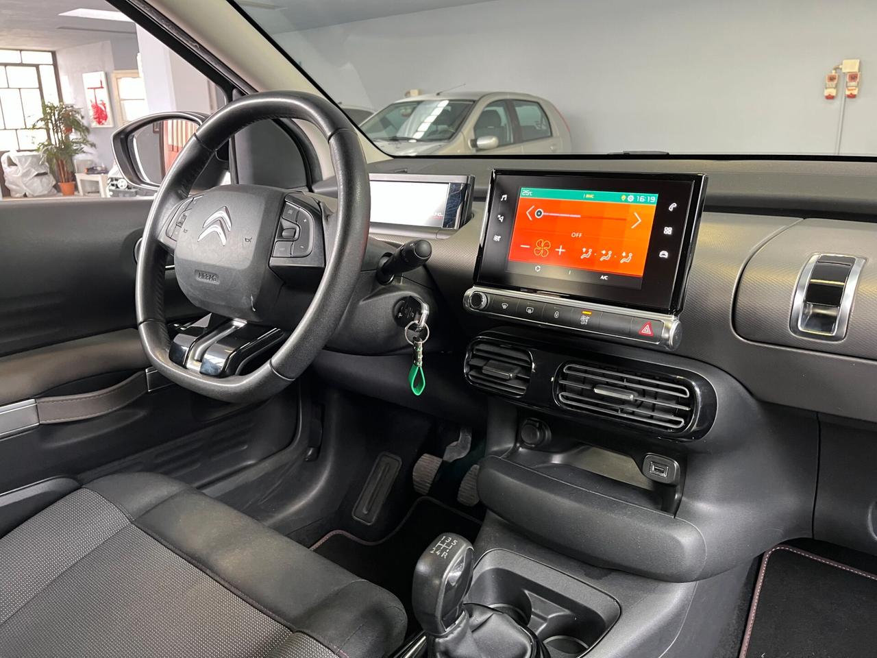 Citroen C4 Cactus 1.6cc BlueHDi 100cv SHINE - EURO6B