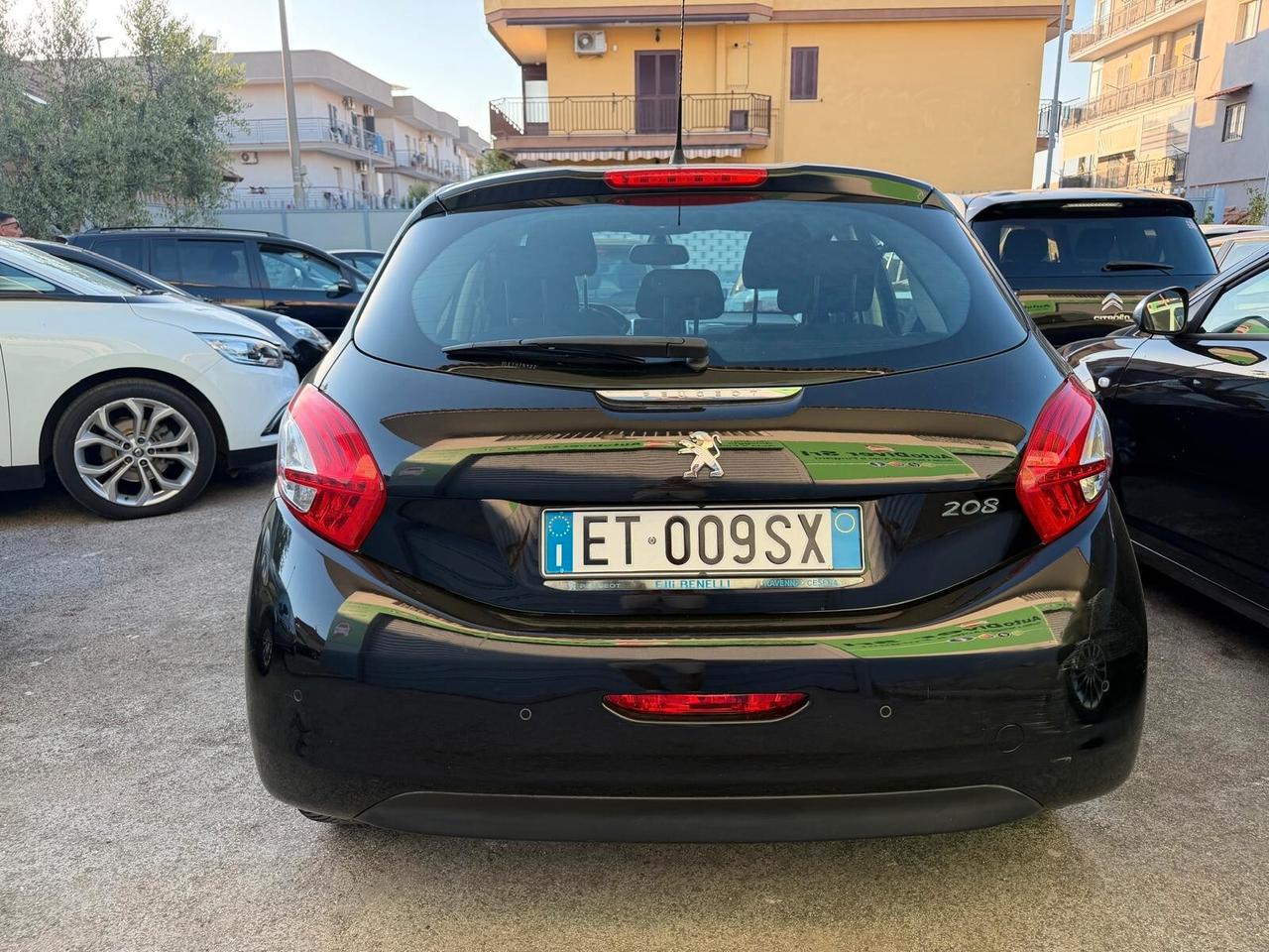 Peugeot 208 1.4 HDi 68 CV 5 porte Allure